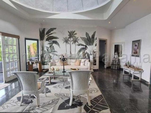VENTA Casa Frente al Mar en Isla Saboga ¡Lista para Disfrutar o Rentar!