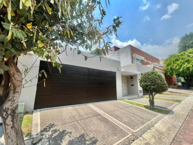 VENTA CASA JARDINES EN LA MONTAÑA