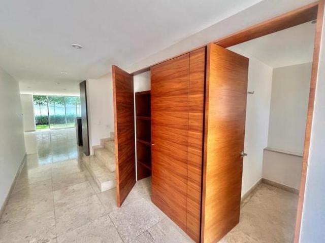 VENTA CASA JARDINES EN LA MONTAÑA