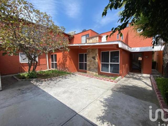 Venta Casa muy amplia y de gran terreno en Hda. Ojo de Agua