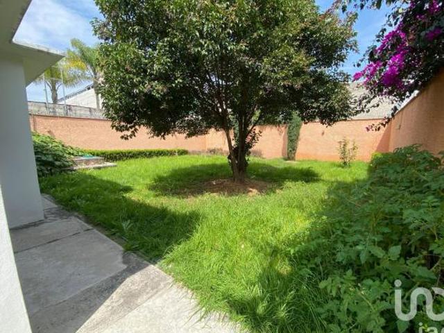 Venta Casa muy amplia y de gran terreno en Hda. Ojo de Agua