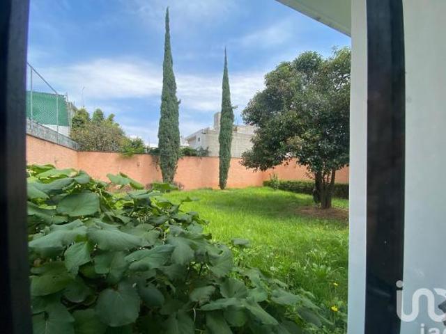 Venta Casa muy amplia y de gran terreno en Hda. Ojo de Agua