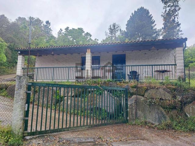 Casa en venta en Piñor, Barbadás