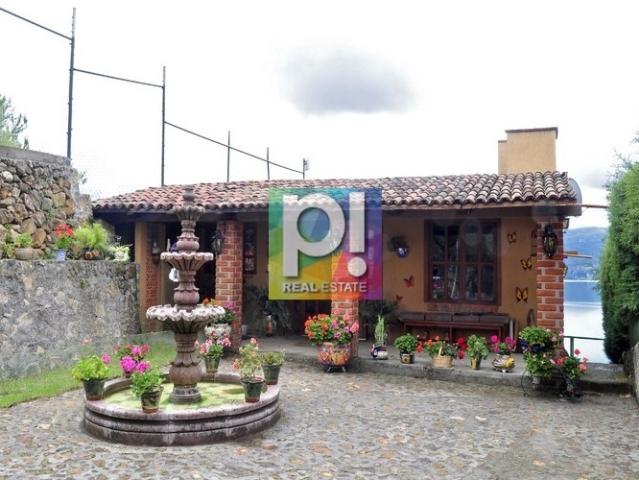 Casa en venta en Salvador Escalante, Michoacán