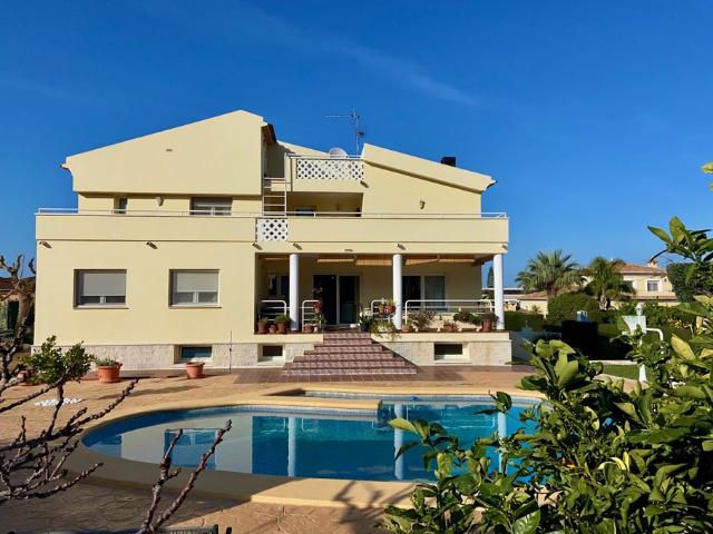 Casa en venta en Barri París-Pedrera / Camp Roig, la Marina Alta