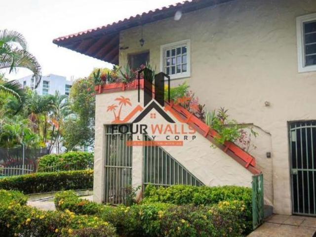 Venta de Amplia Casa en Albrook