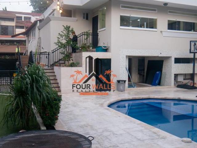 Venta de Amplia casa en Dos mares Betania