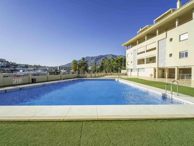 Piso en venta en Los Pacos, Costa del Sol Occidental