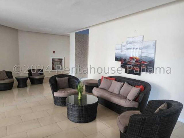 Venta de Apartamento Amoblado en PH Founders 4, Playa Blanca 25 4447GG