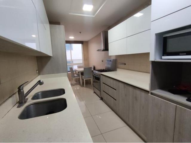 Venta de apartamento amoblado, en san francisco