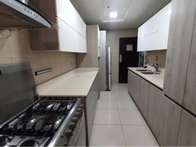 Venta de apartamento amoblado, en san francisco