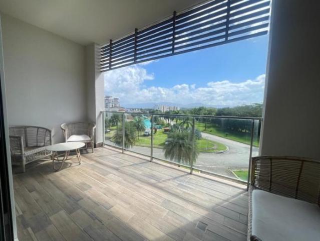 Venta de apartamento en playa escondida