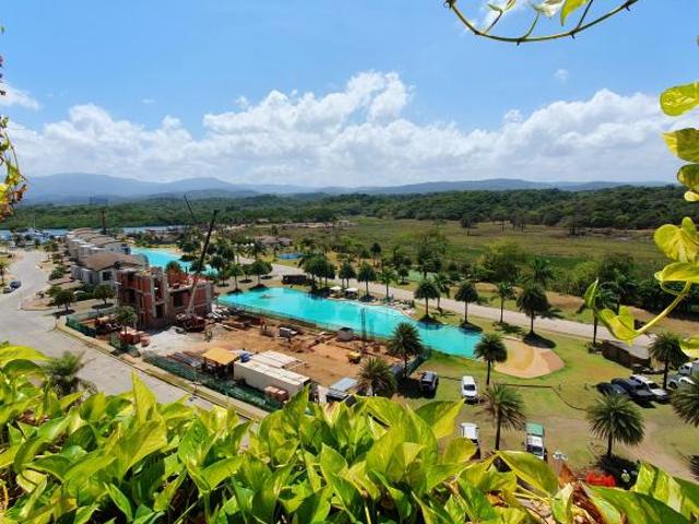 Venta de apartamento en Playa Escondida, Colón