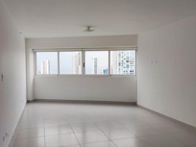 Venta de apartamento en san francisco, cerca del parque omar