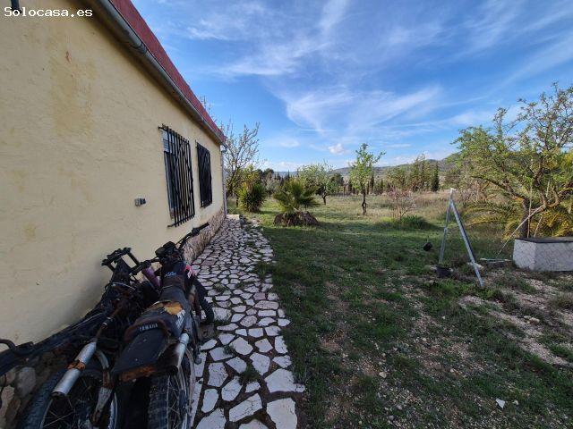 Casa en venta en l'Alt Vinalopó / El Alto Vinalopó, Valencia