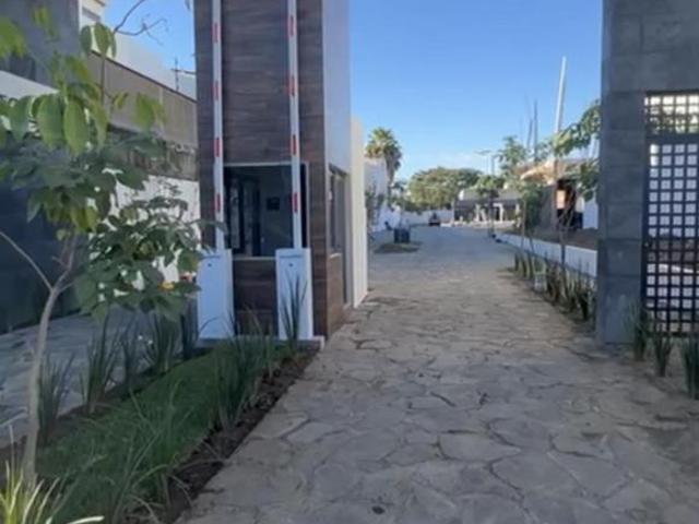 Venta de casa a 850m2 mar y a 500mt2 de Soriana coto privado con alberca
