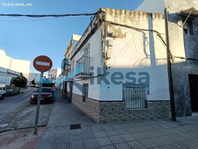 Casa en venta en Lora Del Río, Andalucía
