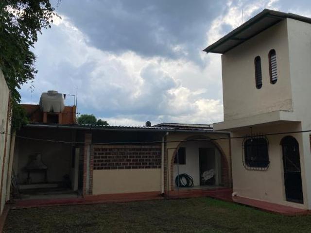 VENTA DE CASA CONTEMPORANEA