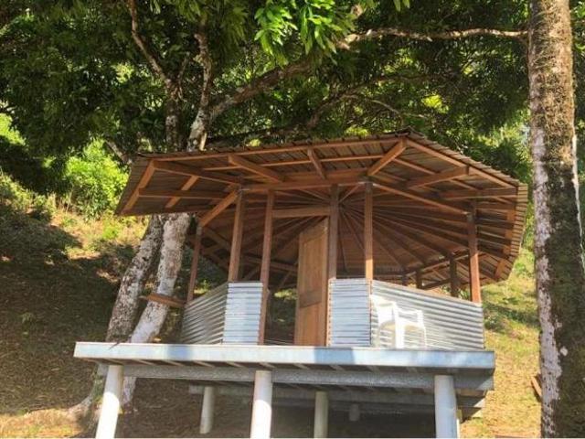 Venta de casa de pesca frente a la playa en darien puerto piña