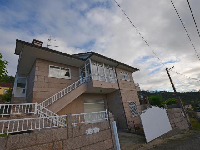 Casa en venta en Atios, Vigo