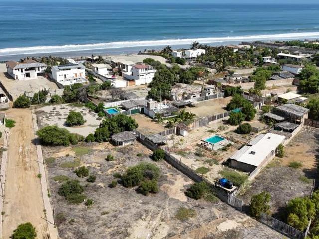 VENTA DE CASA DE PLAYA HOTEL EN VICHAYITO DE 1,918 M2