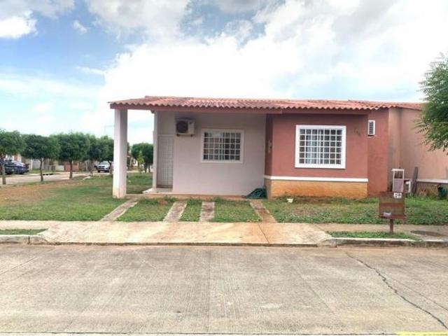 Venta de casa en arboledas, los castaños, la chorrera