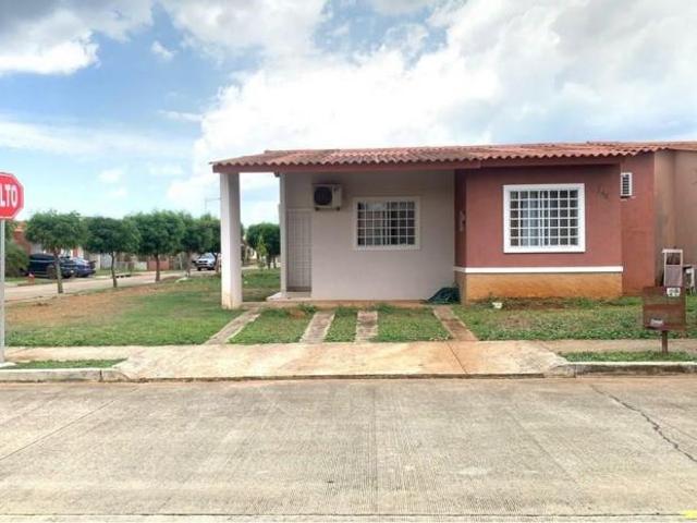 Venta de casa en arboledas, los castaños, la chorrera