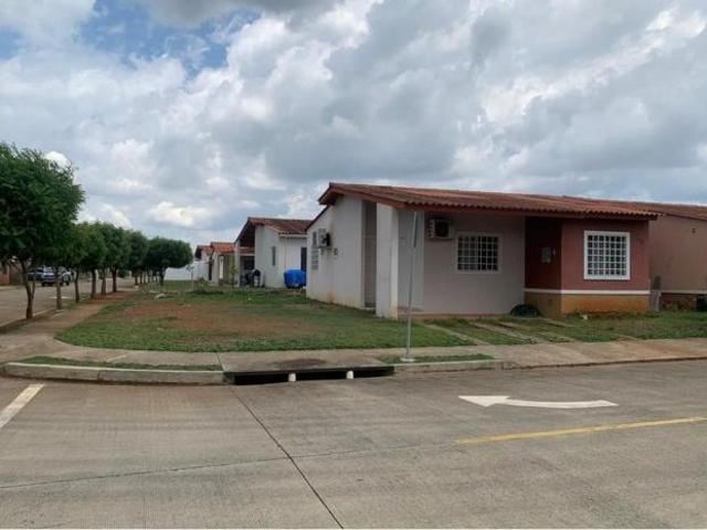 Venta de casa en arboledas, los castaños, la chorrera