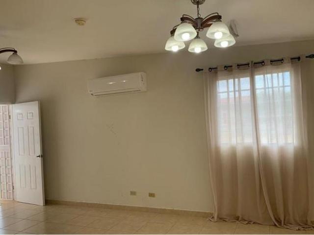 Venta de casa en arboledas, los castaños, la chorrera