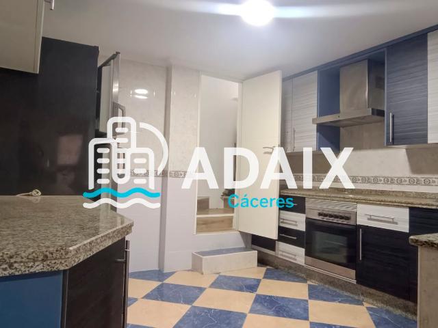 Casa en venta en La Abundancia, Cáceres