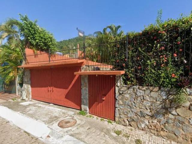 VENTA DE CASA EN IXTAPA ZIHUATANEJO COLONIA LAS BRISAS