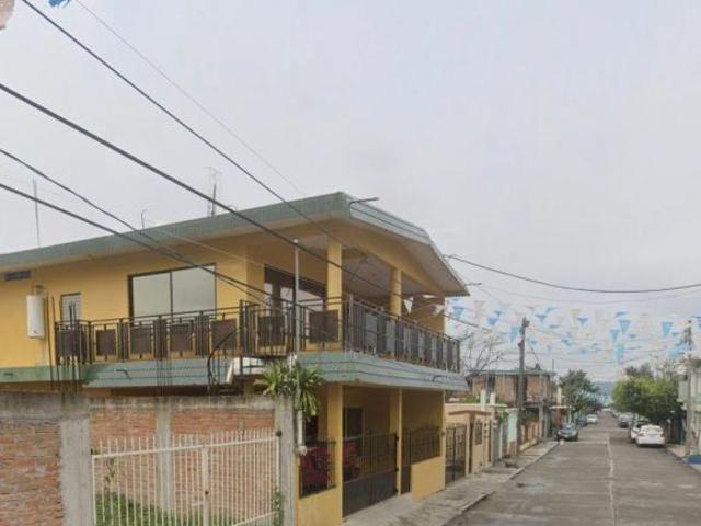 VENTA DE CASA EN LA COLONIA DIVISION DE ORIENTE POZA RICA DE HIDALGO VERACRUZ