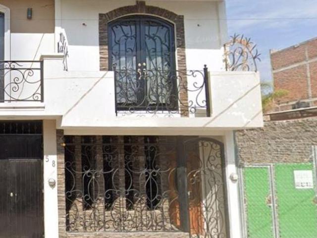 VENTA DE CASA EN LA COLONIA MARCOS CASTELLANOS EN SAHUAYO MICHOACÁN