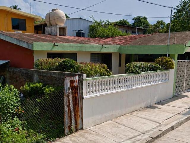 VENTA DE CASA EN LA COLONIA TAMAULIPAS EN POZA DE RICA EN VERACRUZ