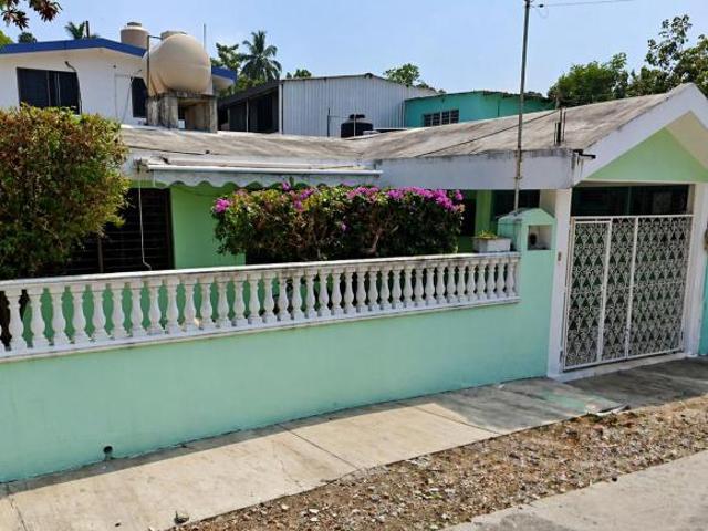 VENTA DE CASA EN LA COLONIA TAMAULIPAS EN POZA DE RICA EN VERACRUZ