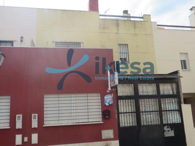 Casa en venta en La Puebla Del Río, Andalucía