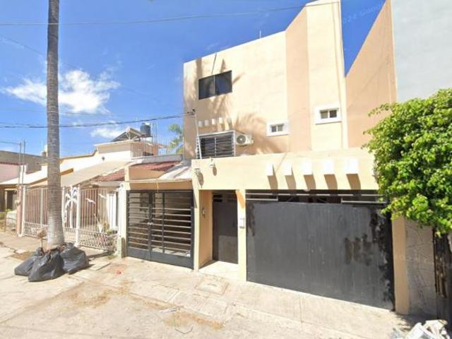 VENTA DE CASA EN LAGOS DEL COUNTRY, TEPIC, NAYARIT