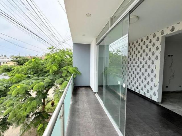Venta de Casa en los Cedros de Chorrillos