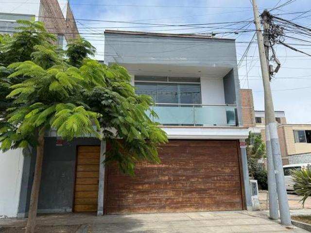 Venta de Casa en los Cedros de Chorrillos