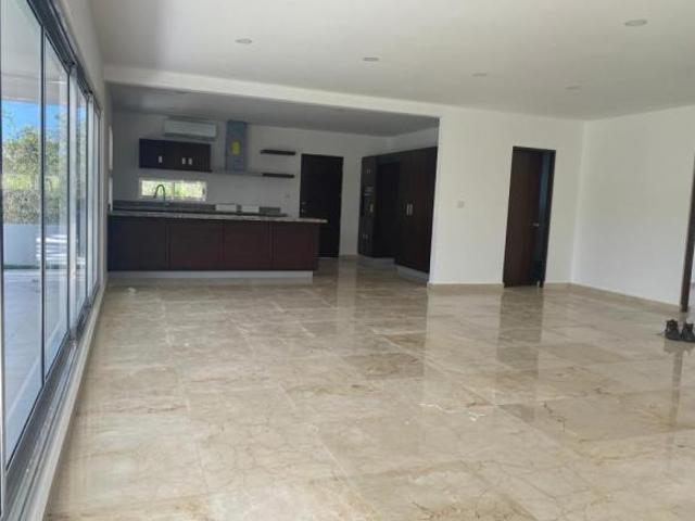 VENTA DE CASA EN LUJOSO RESIDENCIAL CON CAMPO DE GOLF EN CAN