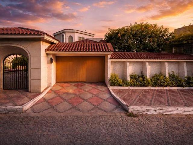 VENTA DE CASA EN MANZANILLO COLIMA DE LA COLONIA HOSPITAL IMSS