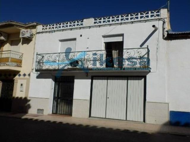 Casa en venta en Mengíbar, Andalucía