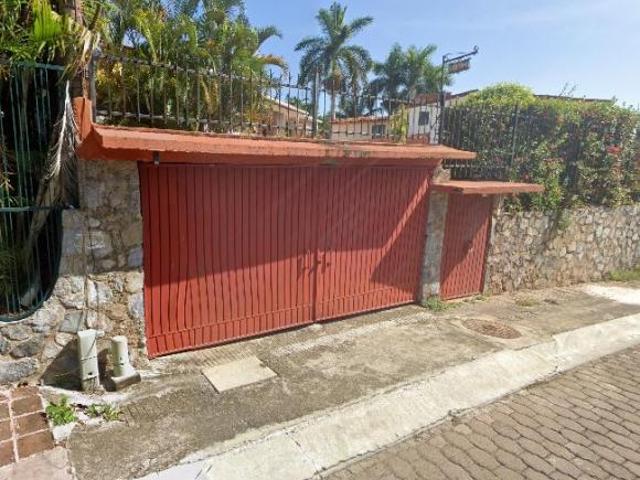 VENTA DE CASA EN Pº DE LAS GOLONDRINAS, LAS BRISAS, IXTAPA ZIHUATANEJO, GRO