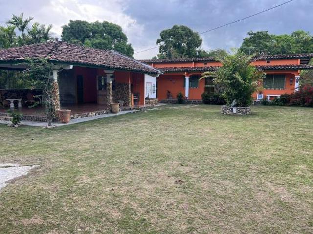 Venta de Casa en Penonomé, Coclé, 2,390m2 de terreno