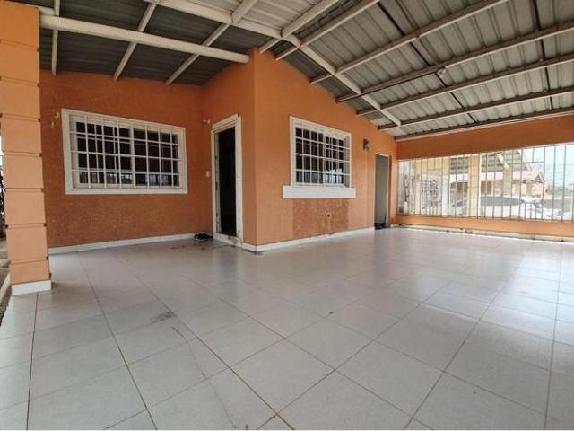 Venta de casa en praderas del campo, la chorrera