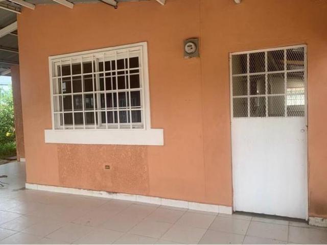 Venta de casa en praderas del campo, la chorrera