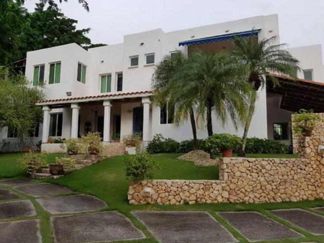 Venta de Casa en Punta Barco, Frente de Playa, 4,200m2 de terreno