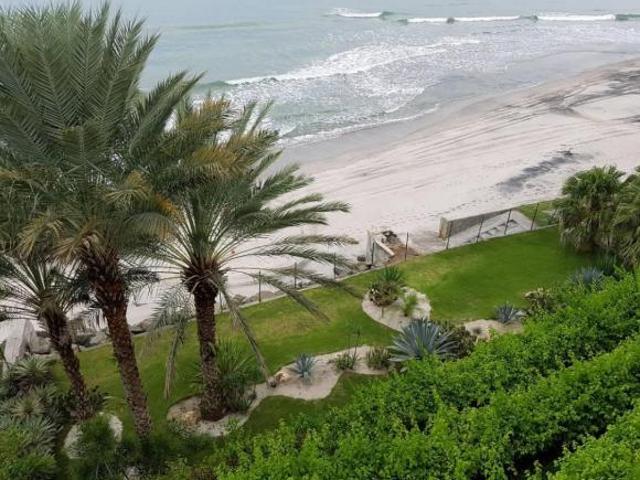 Venta de Casa en Punta Barco, Frente de Playa, 4,200m2 de terreno