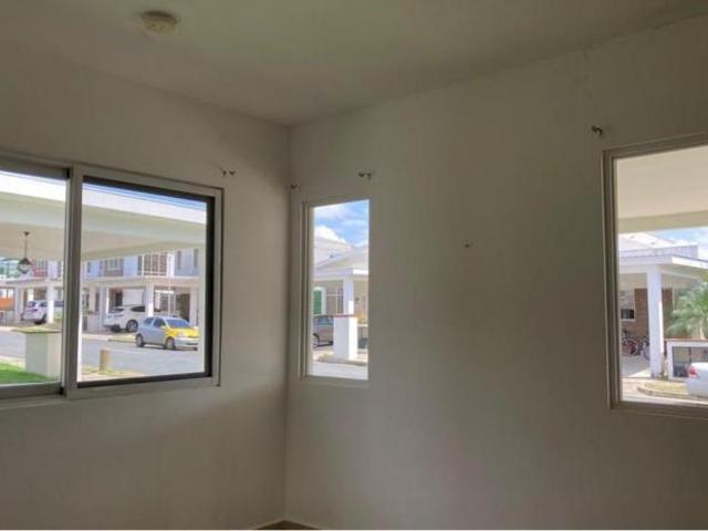 Venta de casa en senderos costa verde, la chorrera