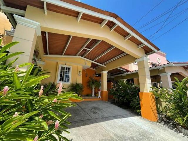 Venta de Casa en Villa Lucre, Residencial Paseo Real